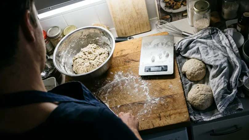Equal-weight spelt and bread flour